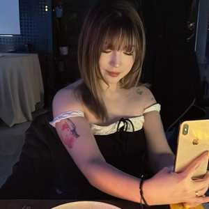 日韩少妇巨乳做爰
